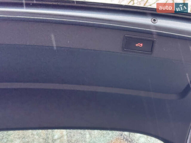 Серый Шкода Октавия Скаут, объемом двигателя 2 л и пробегом 251 тыс. км за 15950 $, фото 117 на Automoto.ua