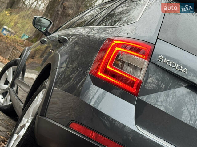 Серый Шкода Октавия Скаут, объемом двигателя 2 л и пробегом 251 тыс. км за 15950 $, фото 58 на Automoto.ua
