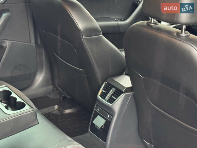 Серый Шкода Октавия Скаут, объемом двигателя 2 л и пробегом 251 тыс. км за 15950 $, фото 111 на Automoto.ua