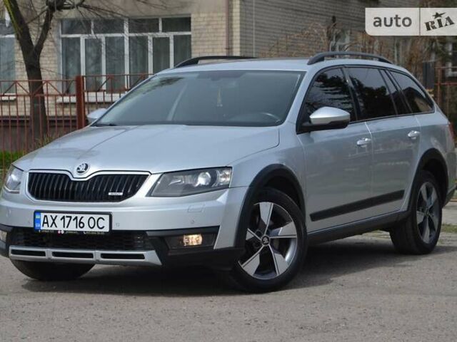 Сірий Шкода Octavia Scout, об'ємом двигуна 2 л та пробігом 291 тис. км за 13300 $, фото 2 на Automoto.ua