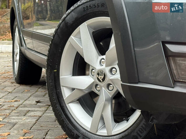 Серый Шкода Октавия Скаут, объемом двигателя 2 л и пробегом 251 тыс. км за 15950 $, фото 24 на Automoto.ua