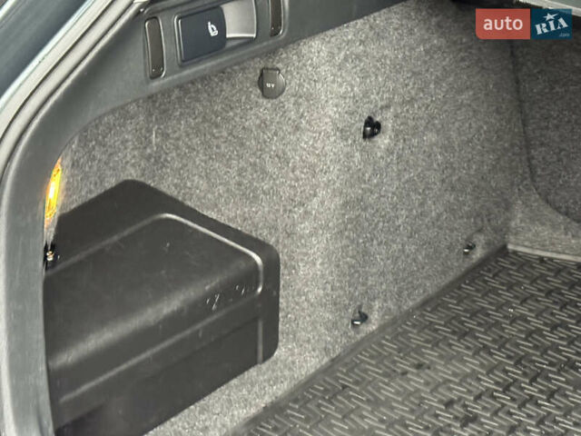 Серый Шкода Октавия Скаут, объемом двигателя 2 л и пробегом 251 тыс. км за 15950 $, фото 119 на Automoto.ua