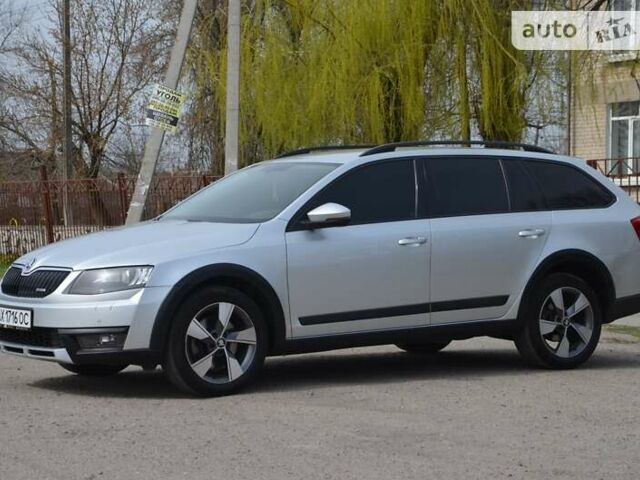 Сірий Шкода Octavia Scout, об'ємом двигуна 2 л та пробігом 291 тис. км за 13300 $, фото 5 на Automoto.ua