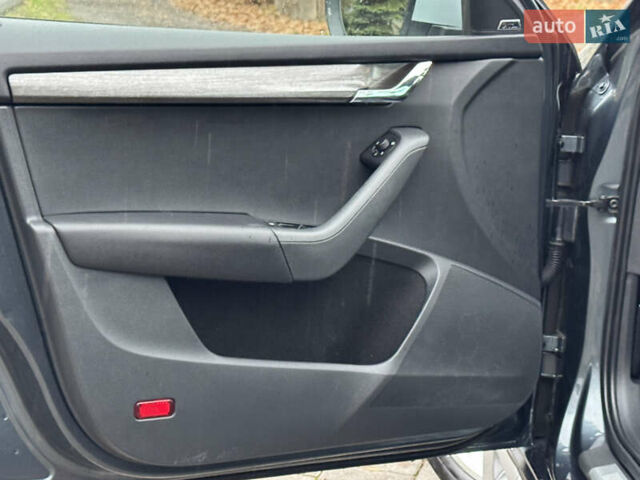 Серый Шкода Октавия Скаут, объемом двигателя 2 л и пробегом 251 тыс. км за 15950 $, фото 67 на Automoto.ua