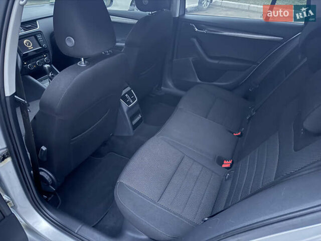 Сірий Шкода Octavia Scout, об'ємом двигуна 2 л та пробігом 270 тис. км за 15700 $, фото 10 на Automoto.ua