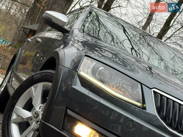 Серый Шкода Октавия Скаут, объемом двигателя 2 л и пробегом 251 тыс. км за 15950 $, фото 22 на Automoto.ua