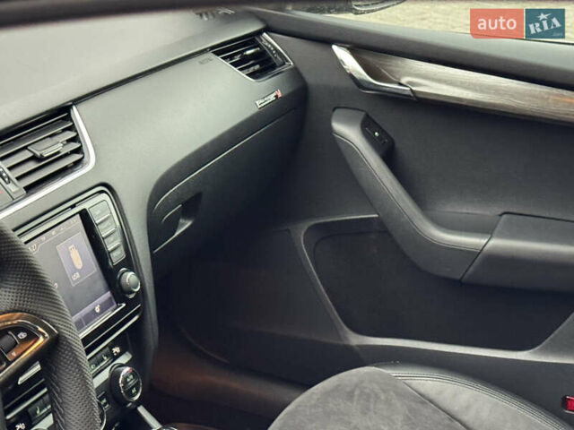 Серый Шкода Октавия Скаут, объемом двигателя 2 л и пробегом 251 тыс. км за 15950 $, фото 79 на Automoto.ua