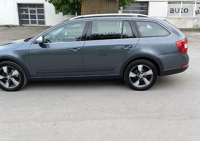 Сірий Шкода Octavia Scout, об'ємом двигуна 2 л та пробігом 220 тис. км за 18900 $, фото 4 на Automoto.ua