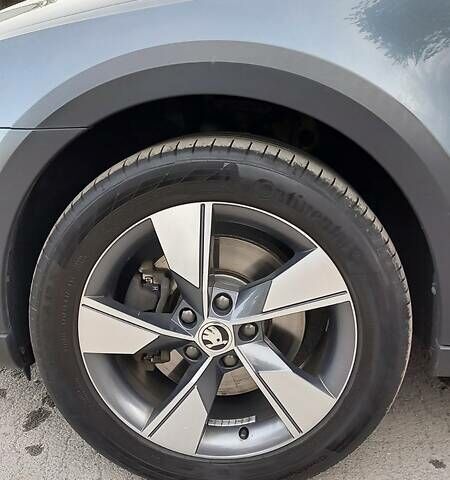 Сірий Шкода Octavia Scout, об'ємом двигуна 2 л та пробігом 220 тис. км за 18900 $, фото 8 на Automoto.ua