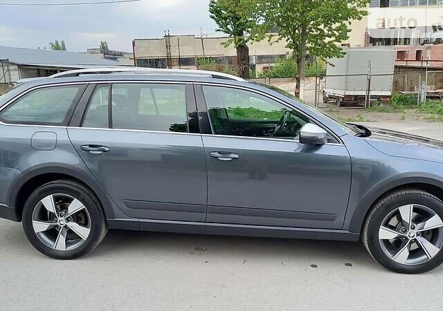 Сірий Шкода Octavia Scout, об'ємом двигуна 2 л та пробігом 220 тис. км за 18900 $, фото 5 на Automoto.ua