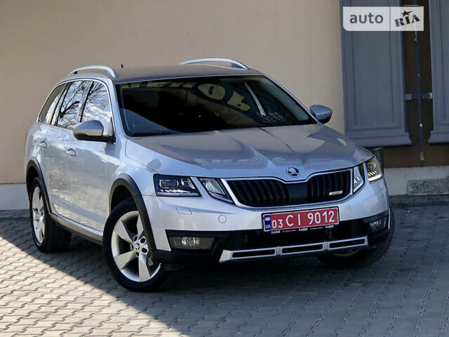 Сірий Шкода Octavia Scout, об'ємом двигуна 2 л та пробігом 199 тис. км за 17799 $, фото 1 на Automoto.ua