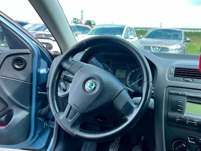 Синий Шкода Октавия Скаут, объемом двигателя 1.6 л и пробегом 236 тыс. км за 6290 $, фото 15 на Automoto.ua