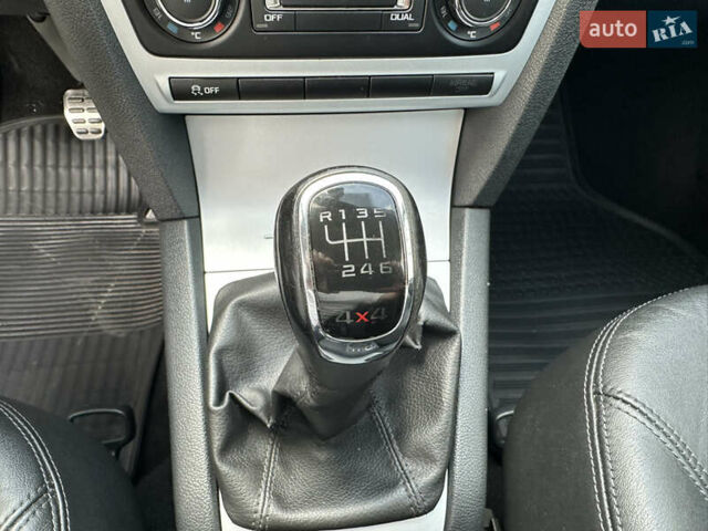 Синий Шкода Октавия Скаут, объемом двигателя 1.8 л и пробегом 155 тыс. км за 9300 $, фото 143 на Automoto.ua
