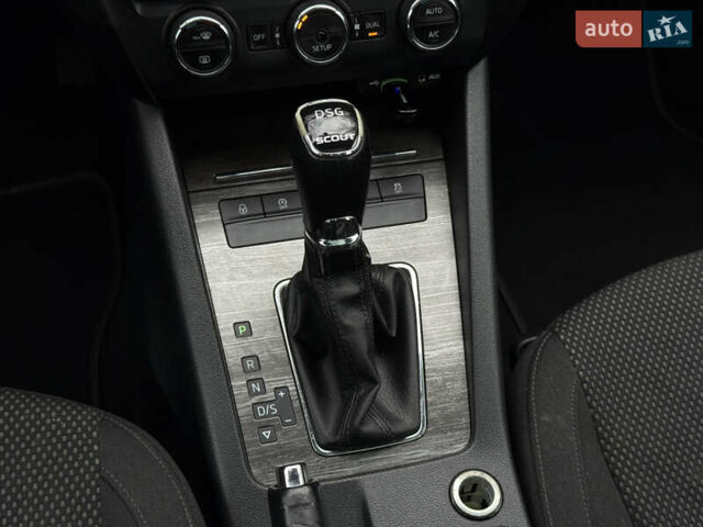 Синій Шкода Octavia Scout, об'ємом двигуна 2 л та пробігом 265 тис. км за 13600 $, фото 34 на Automoto.ua