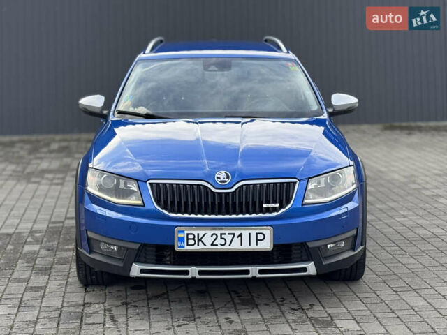 Синій Шкода Octavia Scout, об'ємом двигуна 2 л та пробігом 250 тис. км за 14350 $, фото 2 на Automoto.ua