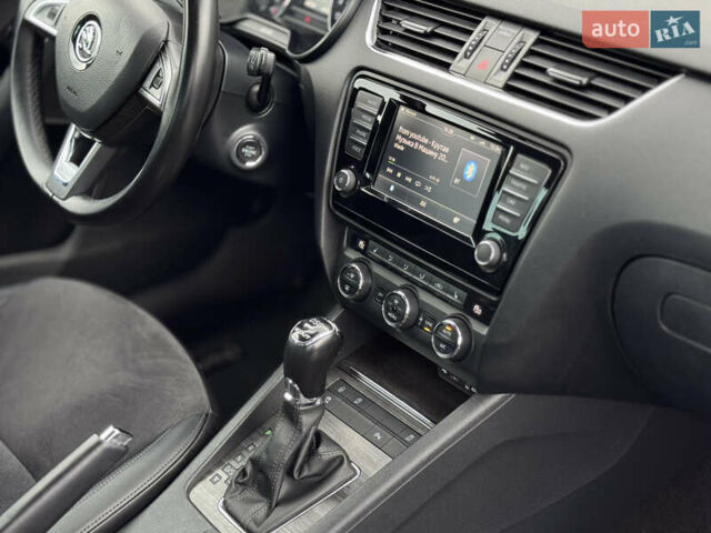 Синій Шкода Octavia Scout, об'ємом двигуна 2 л та пробігом 250 тис. км за 14350 $, фото 19 на Automoto.ua