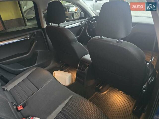 Синий Шкода Октавия Скаут, объемом двигателя 1.97 л и пробегом 227 тыс. км за 18700 $, фото 25 на Automoto.ua