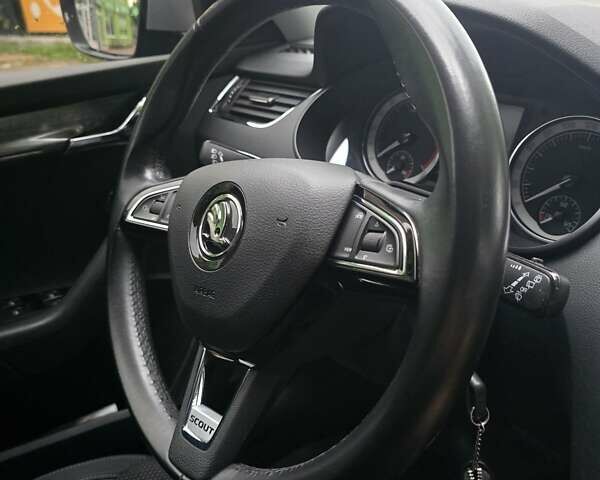 Синий Шкода Октавия Скаут, объемом двигателя 1.97 л и пробегом 227 тыс. км за 18700 $, фото 32 на Automoto.ua