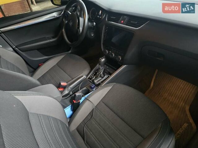 Синий Шкода Октавия Скаут, объемом двигателя 1.97 л и пробегом 227 тыс. км за 18700 $, фото 24 на Automoto.ua