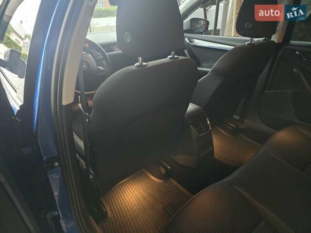 Синий Шкода Октавия Скаут, объемом двигателя 1.97 л и пробегом 227 тыс. км за 18700 $, фото 29 на Automoto.ua