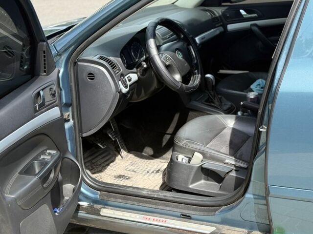 Зеленый Шкода Октавия Скаут, объемом двигателя 2 л и пробегом 382 тыс. км за 4200 $, фото 5 на Automoto.ua