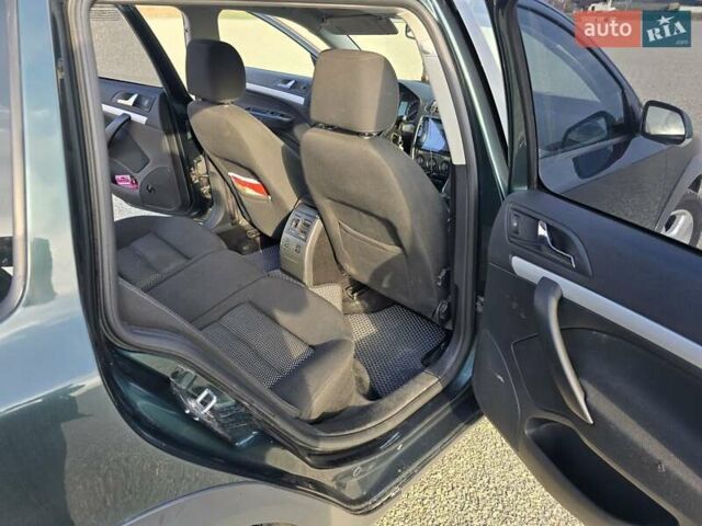 Зелений Шкода Octavia Scout, об'ємом двигуна 1.97 л та пробігом 285 тис. км за 7000 $, фото 9 на Automoto.ua