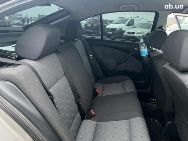 Коричневий Шкода Октавія Тур, об'ємом двигуна 1.6 л та пробігом 276 тис. км за 4440 $, фото 34 на Automoto.ua