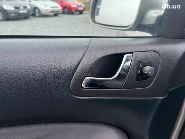 Коричневий Шкода Октавія Тур, об'ємом двигуна 1.6 л та пробігом 276 тис. км за 4440 $, фото 19 на Automoto.ua