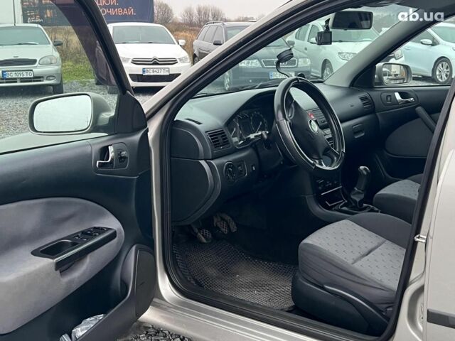 Коричневий Шкода Октавія Тур, об'ємом двигуна 1.6 л та пробігом 276 тис. км за 4440 $, фото 17 на Automoto.ua