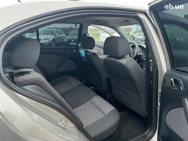 Коричневий Шкода Октавія Тур, об'ємом двигуна 1.6 л та пробігом 276 тис. км за 4440 $, фото 33 на Automoto.ua