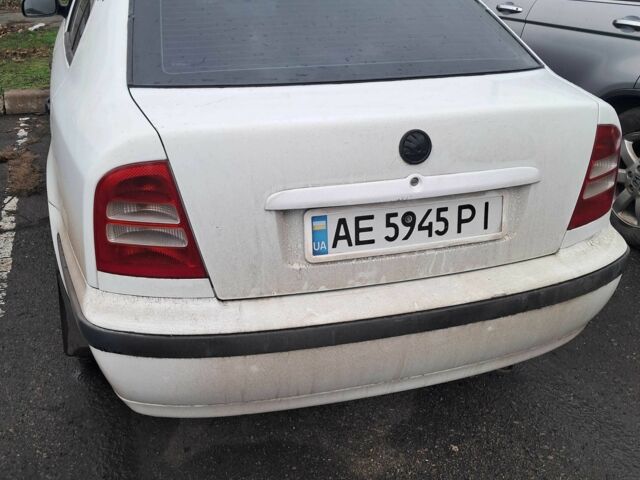 Белый Шкода Октавия, объемом двигателя 1.6 л и пробегом 360 тыс. км за 1416 $, фото 3 на Automoto.ua