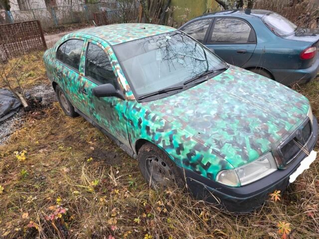 Белый Шкода Октавия, объемом двигателя 1.9 л и пробегом 300 тыс. км за 1547 $, фото 1 на Automoto.ua