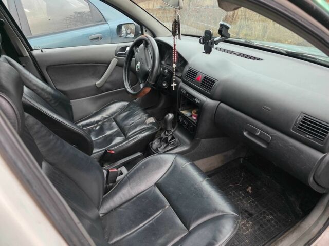 Белый Шкода Октавия, объемом двигателя 1.9 л и пробегом 300 тыс. км за 1547 $, фото 4 на Automoto.ua