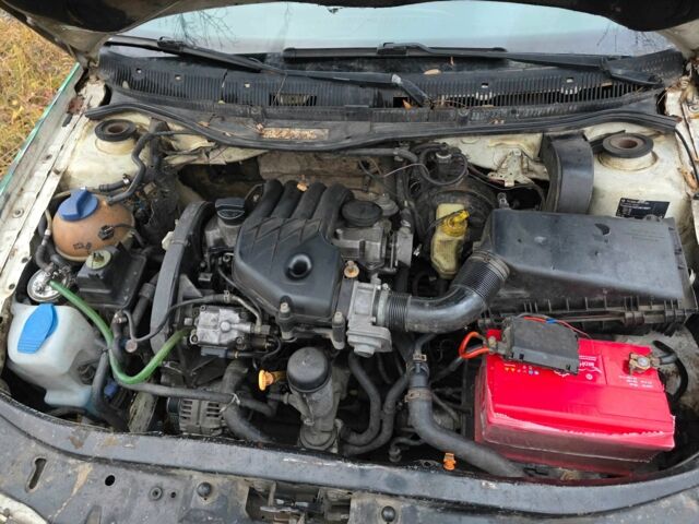 Белый Шкода Октавия, объемом двигателя 1.9 л и пробегом 300 тыс. км за 1547 $, фото 7 на Automoto.ua