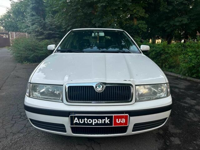 Белый Шкода Октавия, объемом двигателя 1.6 л и пробегом 232 тыс. км за 4440 $, фото 1 на Automoto.ua