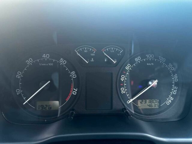 Белый Шкода Октавия, объемом двигателя 1.6 л и пробегом 232 тыс. км за 4440 $, фото 11 на Automoto.ua