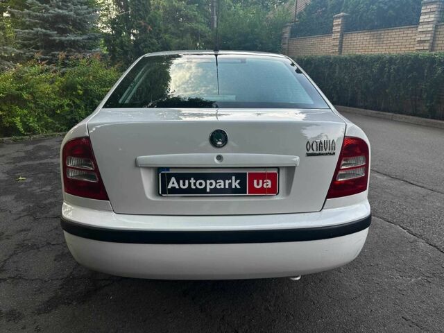 Белый Шкода Октавия, объемом двигателя 1.6 л и пробегом 232 тыс. км за 4440 $, фото 5 на Automoto.ua