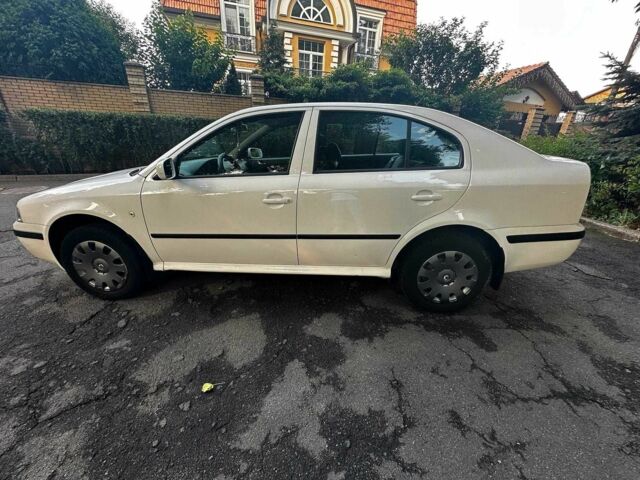 Белый Шкода Октавия, объемом двигателя 1.6 л и пробегом 232 тыс. км за 4440 $, фото 7 на Automoto.ua