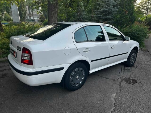 Белый Шкода Октавия, объемом двигателя 1.6 л и пробегом 232 тыс. км за 4440 $, фото 4 на Automoto.ua