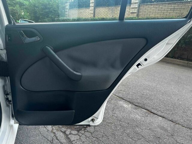 Белый Шкода Октавия, объемом двигателя 1.6 л и пробегом 232 тыс. км за 4440 $, фото 18 на Automoto.ua