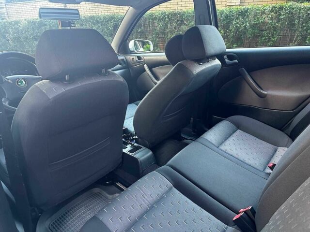 Белый Шкода Октавия, объемом двигателя 1.6 л и пробегом 232 тыс. км за 4440 $, фото 16 на Automoto.ua