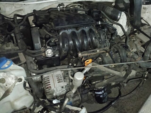 Белый Шкода Октавия, объемом двигателя 1.6 л и пробегом 150 тыс. км за 1850 $, фото 7 на Automoto.ua