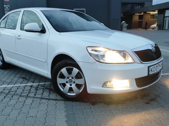 Белый Шкода Октавия, объемом двигателя 1.4 л и пробегом 230 тыс. км за 6550 $, фото 1 на Automoto.ua
