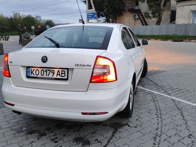 Белый Шкода Октавия, объемом двигателя 1.4 л и пробегом 230 тыс. км за 6500 $, фото 7 на Automoto.ua