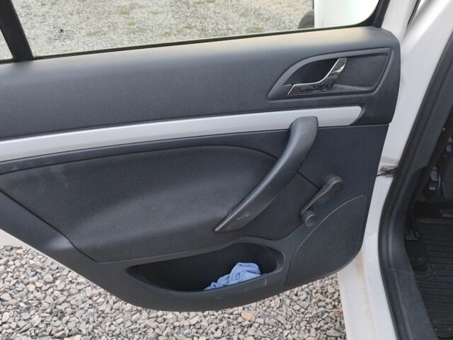 Белый Шкода Октавия, объемом двигателя 1.4 л и пробегом 230 тыс. км за 6500 $, фото 4 на Automoto.ua