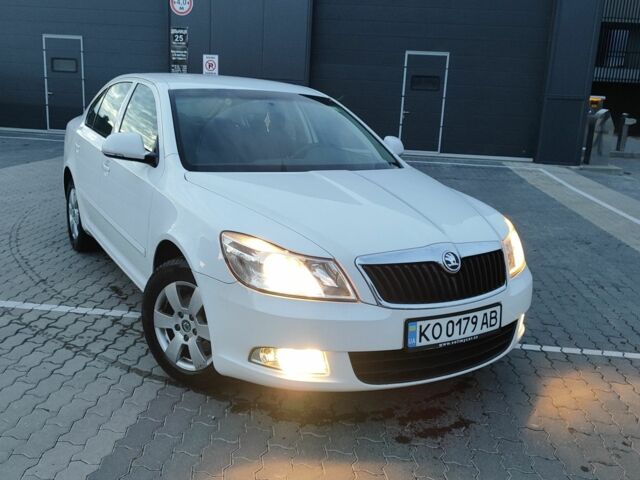 Белый Шкода Октавия, объемом двигателя 1.4 л и пробегом 230 тыс. км за 6500 $, фото 1 на Automoto.ua