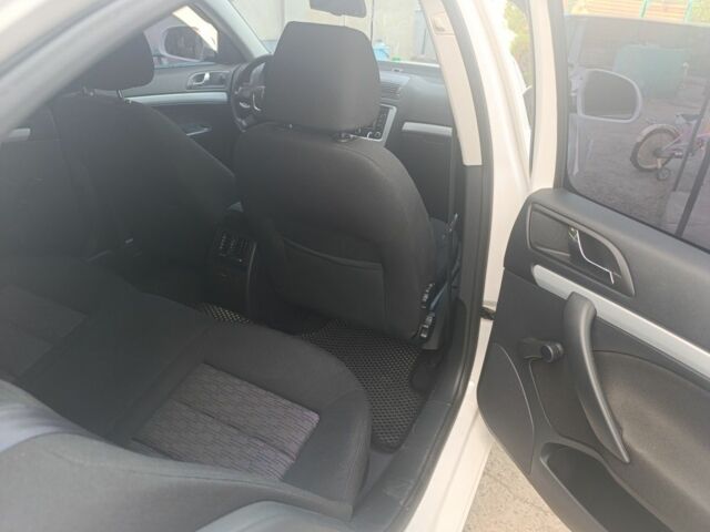 Белый Шкода Октавия, объемом двигателя 1.4 л и пробегом 269 тыс. км за 6700 $, фото 7 на Automoto.ua