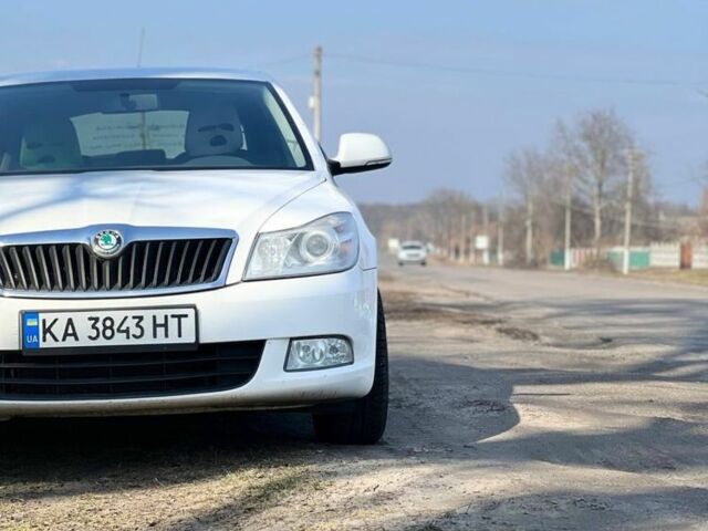 Білий Шкода Октавія, об'ємом двигуна 1.6 л та пробігом 350 тис. км за 7253 $, фото 3 на Automoto.ua