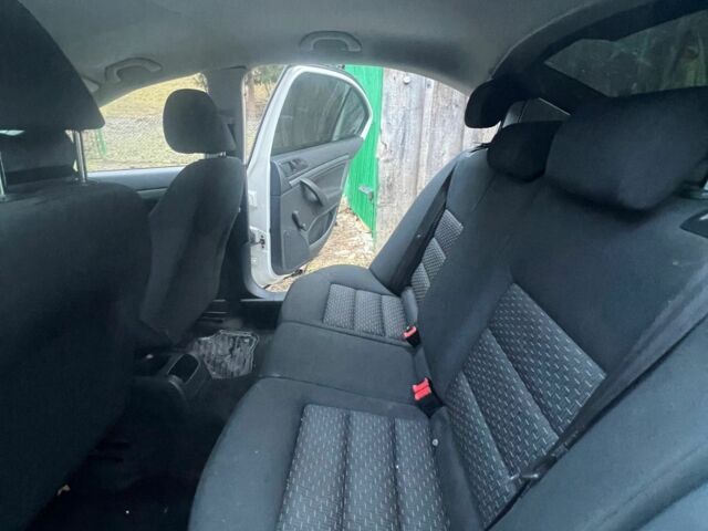 Белый Шкода Октавия, объемом двигателя 1.6 л и пробегом 290 тыс. км за 5500 $, фото 6 на Automoto.ua