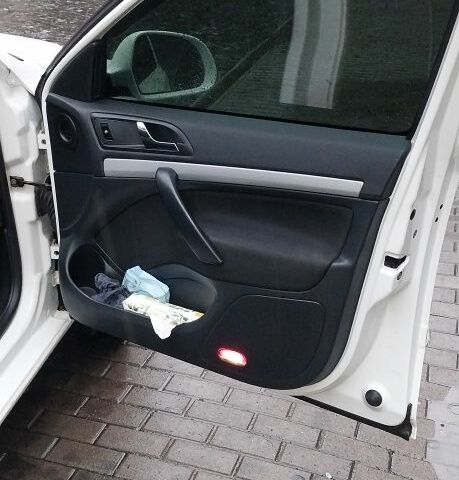 Белый Шкода Октавия, объемом двигателя 1.6 л и пробегом 65 тыс. км за 9406 $, фото 10 на Automoto.ua